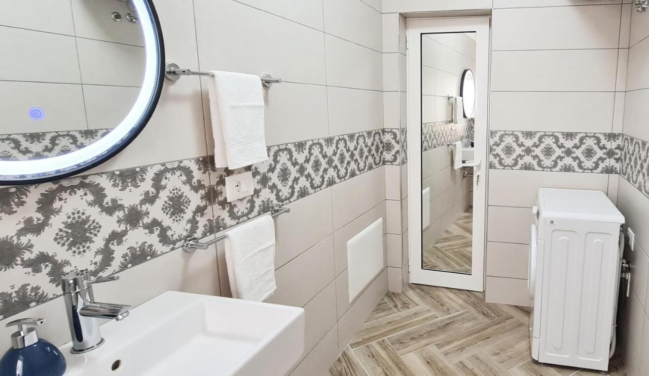 Apartament 2v1 - Blloku Zy Tirana
