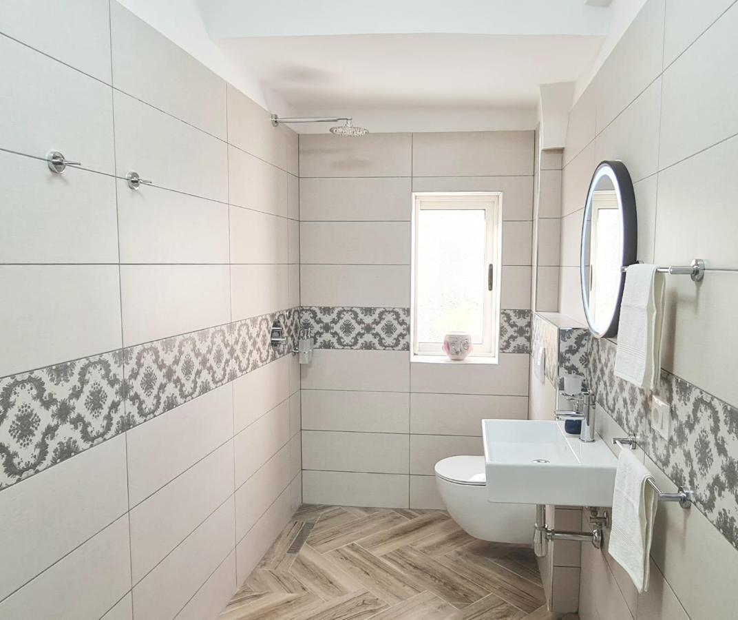 Apartament 2v1 - Blloku Zy Tirana